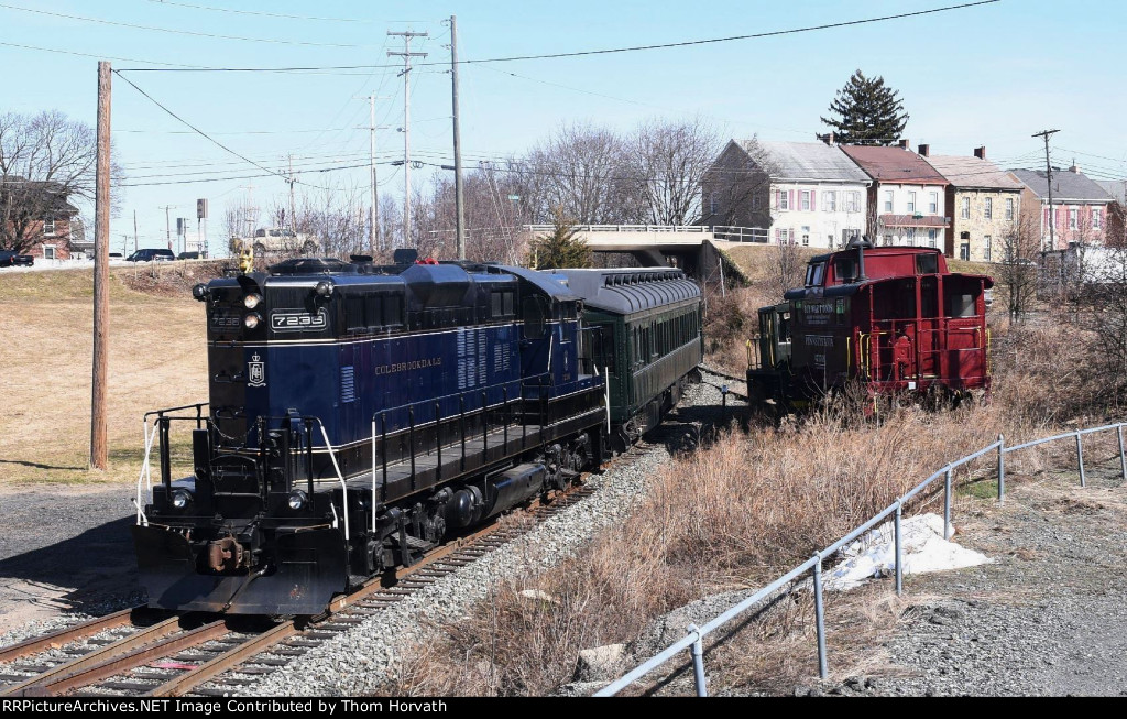 EBGR 7236 heads up this excursion train